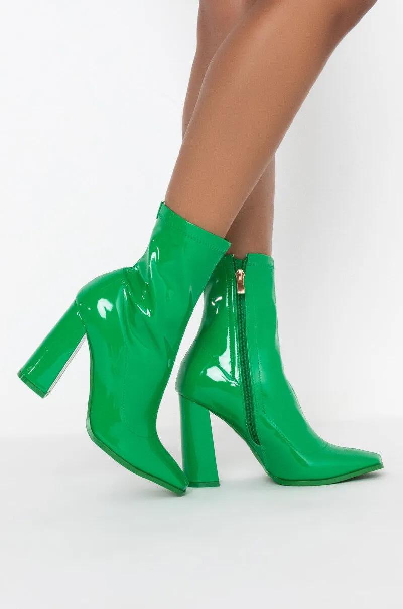 AZALEA WANG DO YOUR WORST CHUNKY HEEL BOOTIE IN GREEN